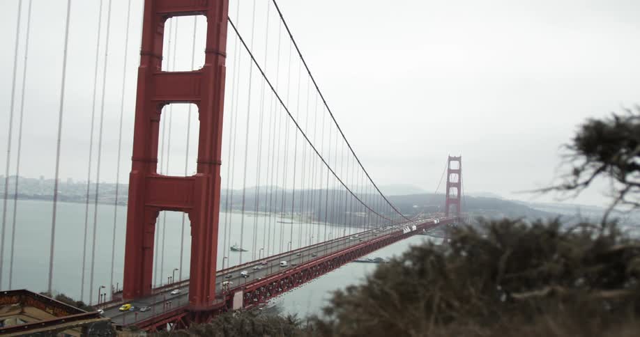 Golden gate suspension bridge over the san francisco bay