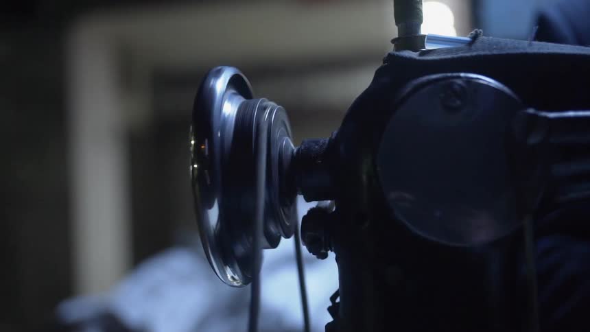 Rope spinning on a rotating device