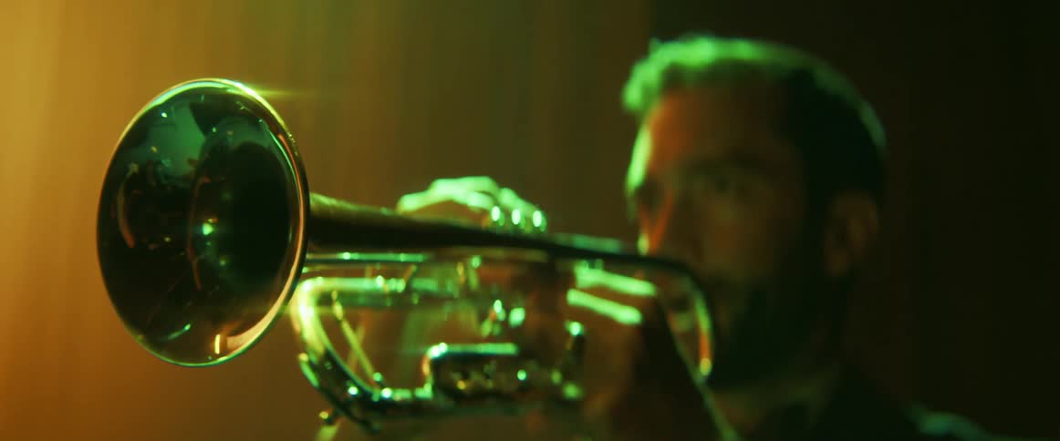 Man plays trumpet