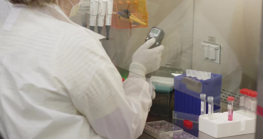 A woman is working in the lab