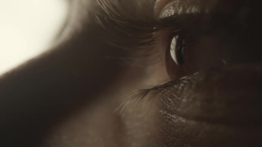 A close up of a persons eye