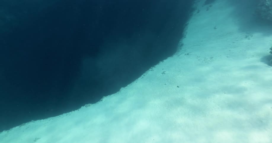 Sand hill going into Deans Blue Hole in the Bahamas