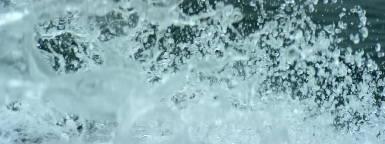 Ocean with waves and water splashing