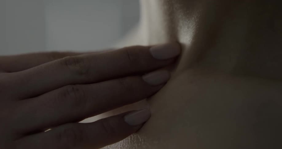 A close up of a persons neck