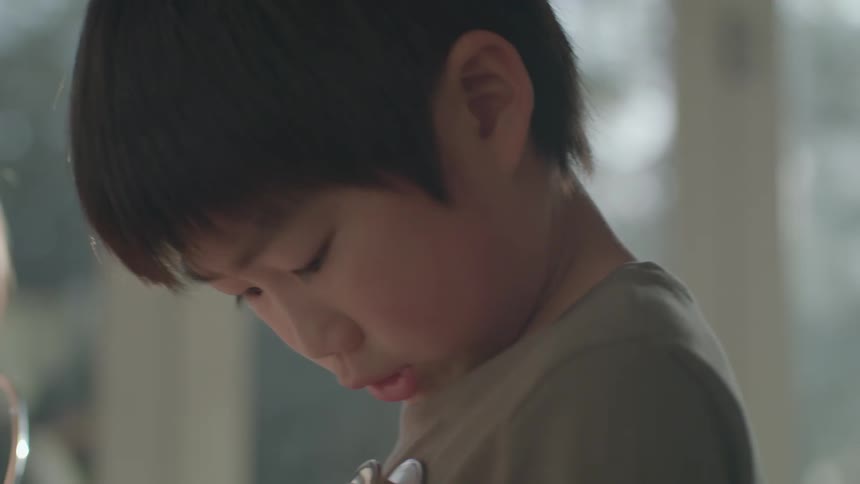 A family playing with a stephoscope