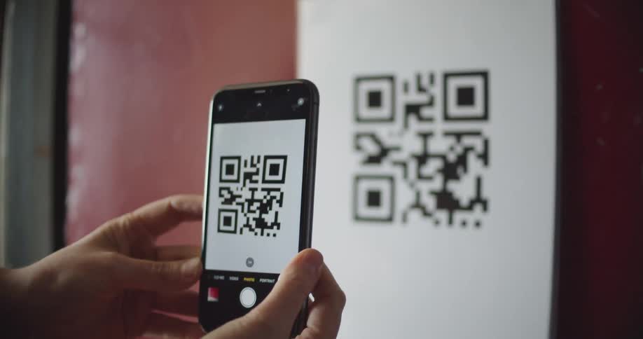 Scanning a qr code from a smart phone