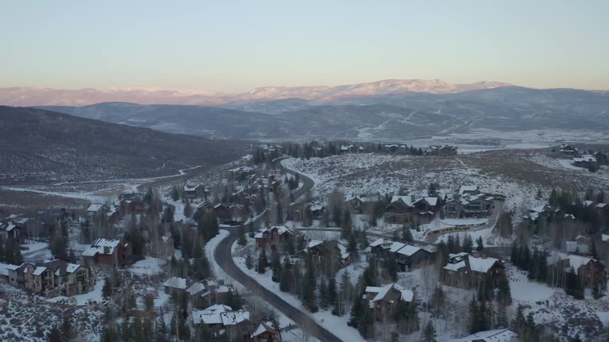 A view of a rural area at the top of a mountain area