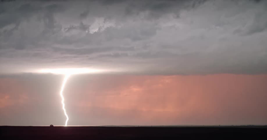A view of lightning coming from a thunder storm