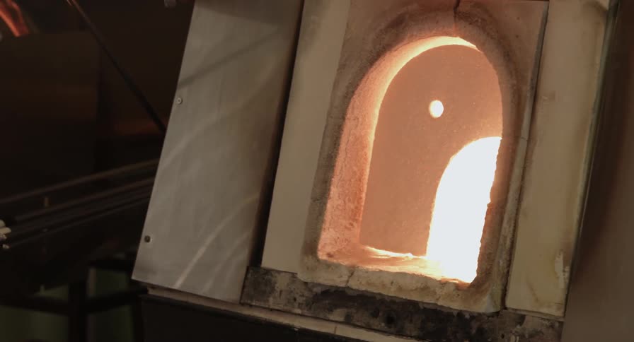 Glass Workshop oven is closing