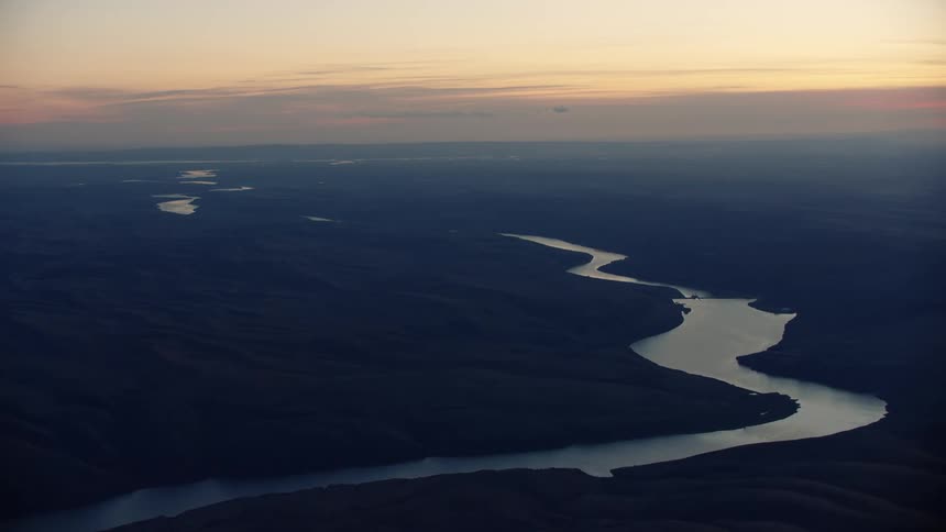 The lower snake river weaves through the high Palouse country of eastern Washington on the way to confluence the Columbia River near the Tri-Cities