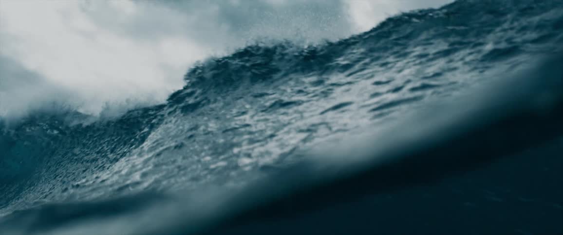 A view of a large wave in the ocean