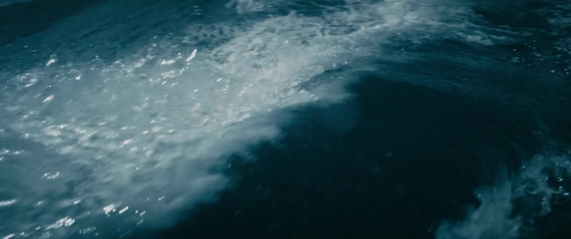 The waves move in the ocean