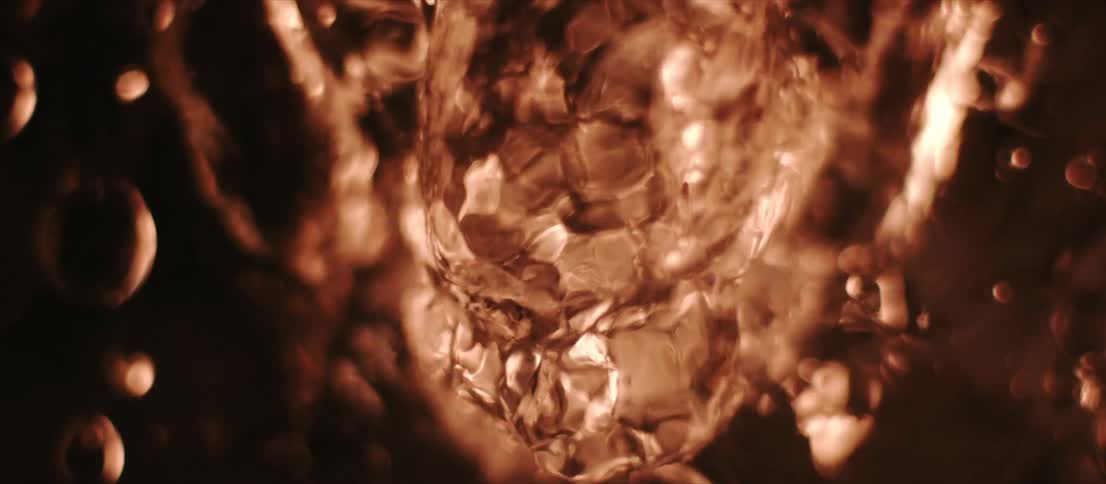 boiling water breaks the surface of pipe