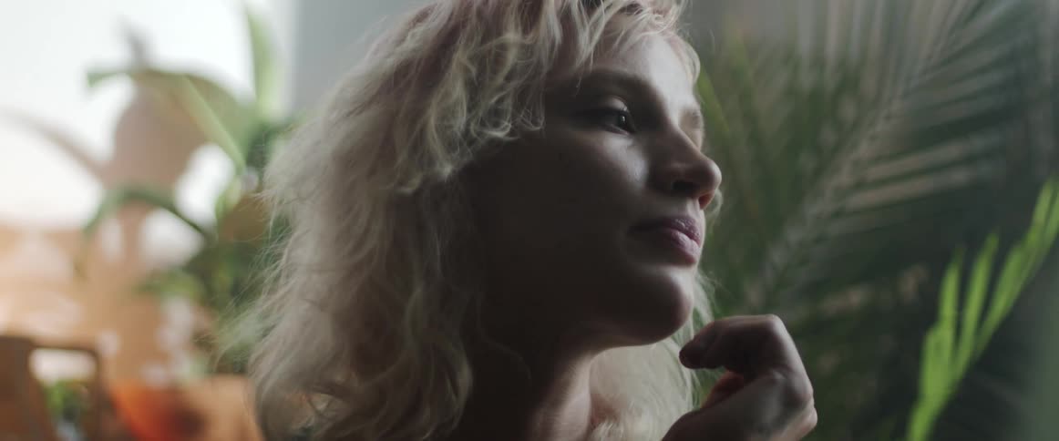 A portrait of a woman