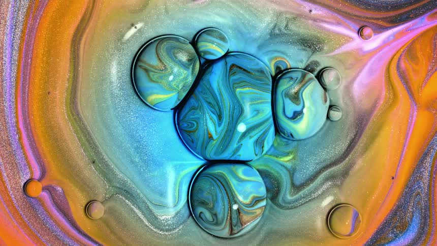 Paint droplets form a fractal design