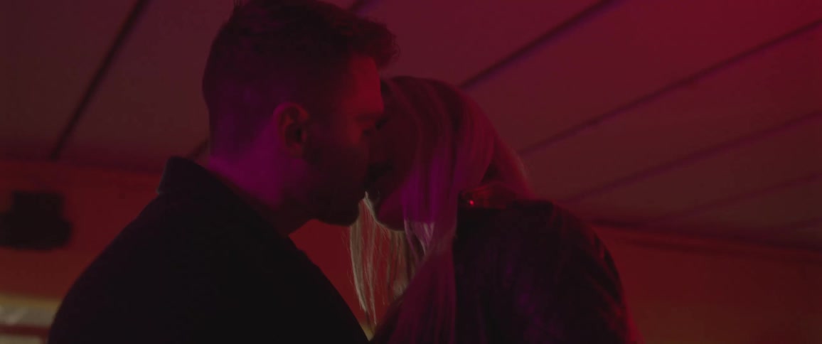 Boyfriend and girlfriend are kissing each other
