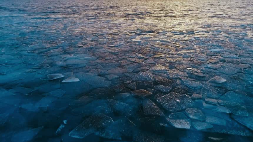 A view of ice in the ocean