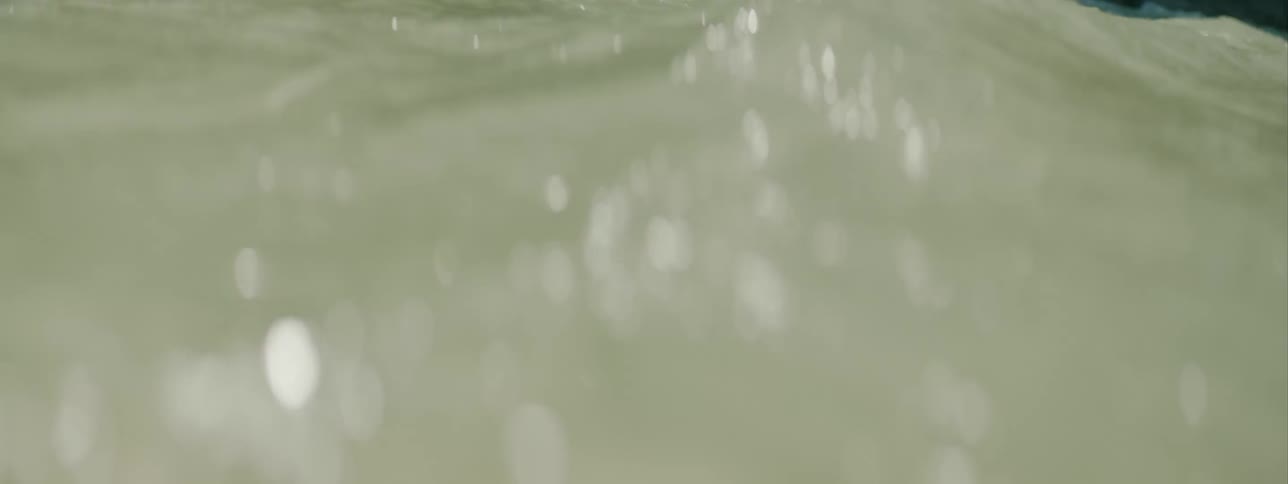Waves are moving fast in the ocean water