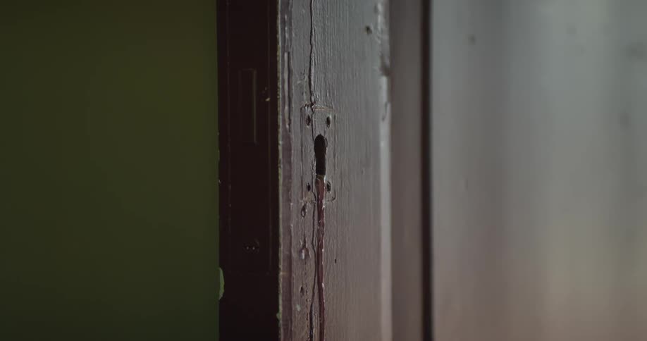 Water is dripping through the keyhole