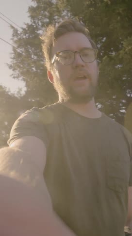 Man films himself talking with smartphone