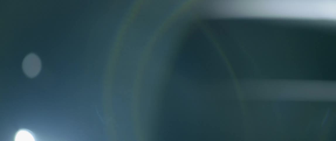 Blurry image of something going out of focus