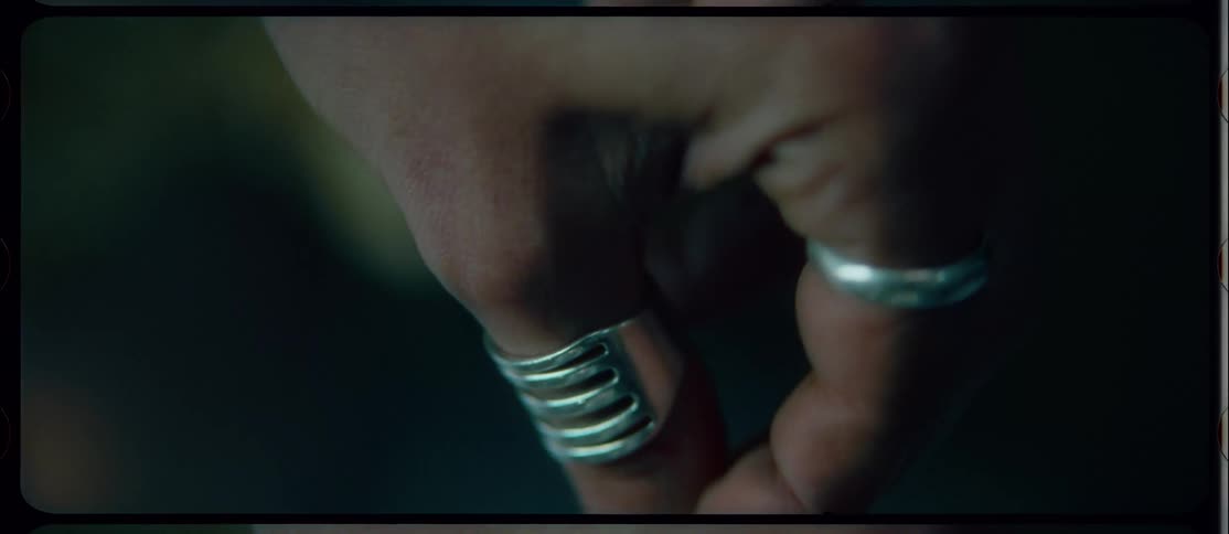 A person is scratching their fingers