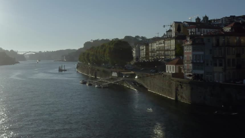 A river through a city during the day