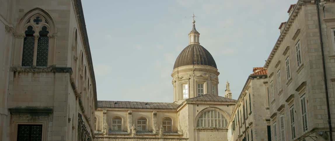 A domed building in the daytime