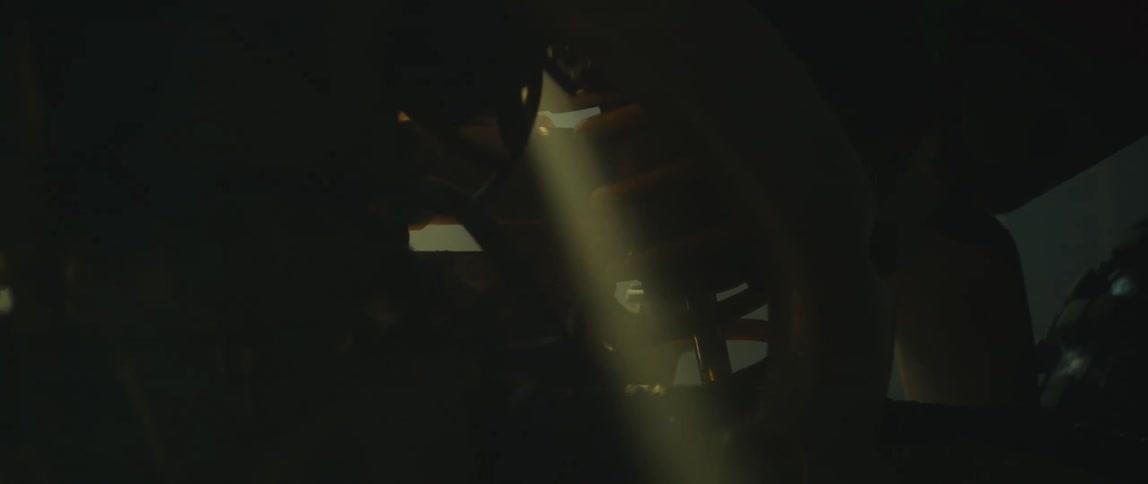 The light shines into the dark engine