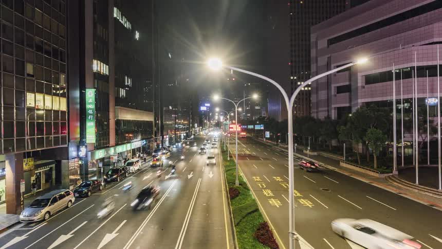 The busy roads run through the city