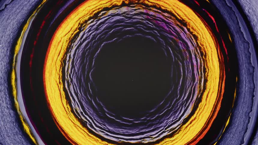 Concentric circles expand and change colors