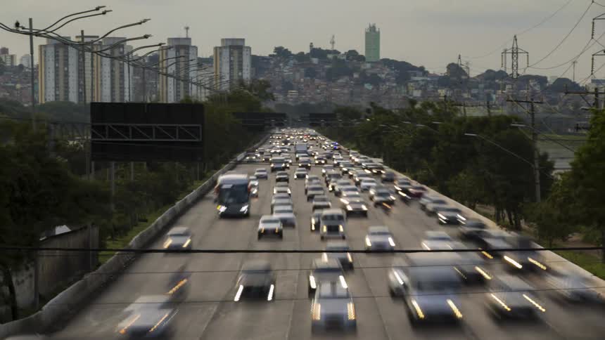 Timelapse of traffic in rush hour in freeway of Sao Paulo