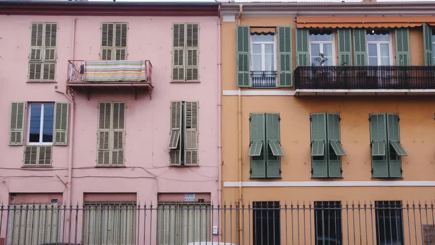 A view of buildings in a neighborhood