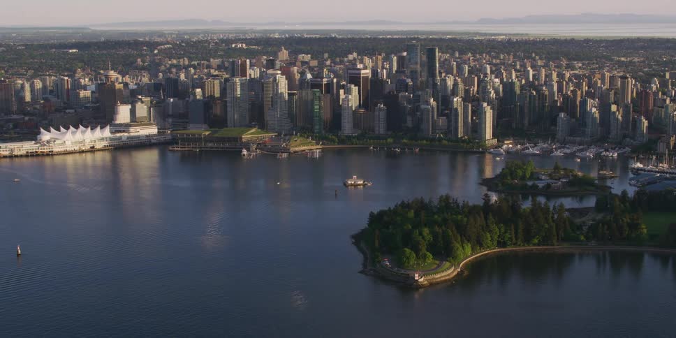 A large metropolis is located immediately adjacent to a beautiful coastline