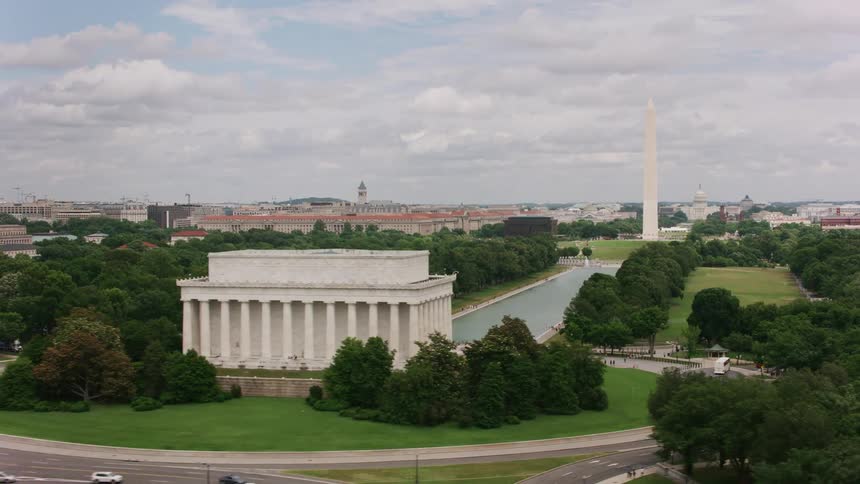 Monuments and government buildings in the national mall in the united states