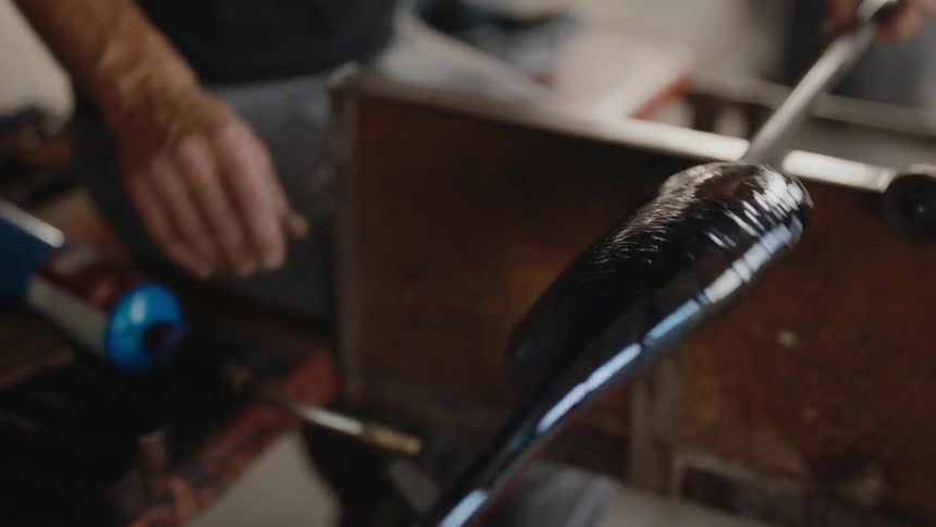 Rotating a piece of handmade glass