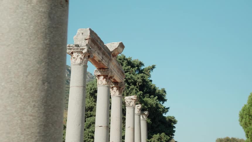 Columns with cracks still standing in the ancient city of ephesus in Turkey