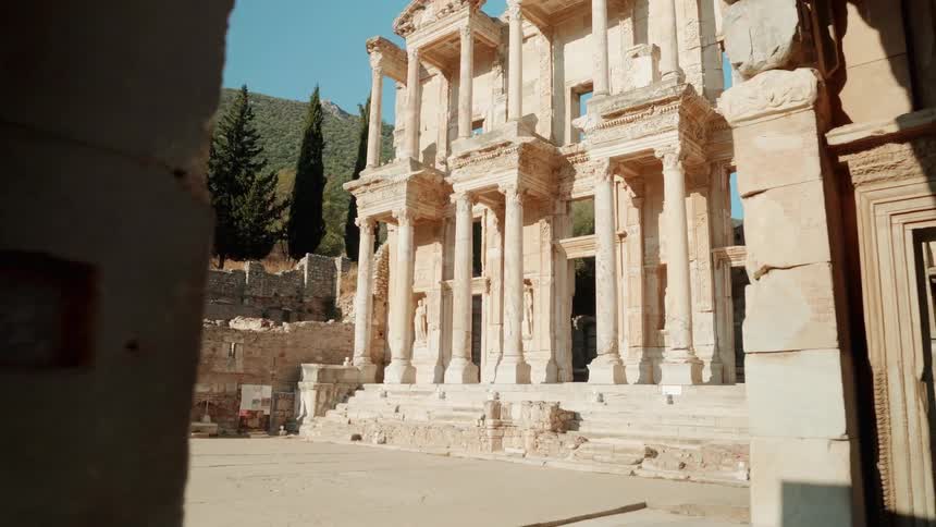 Standing columns and structures of the ruins of epehsus
