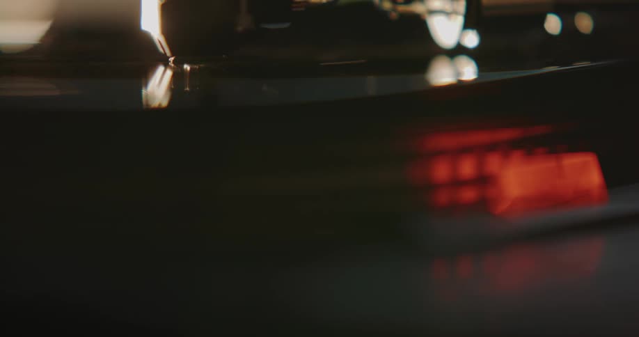 Close up of a vinil record spinning on a turntable