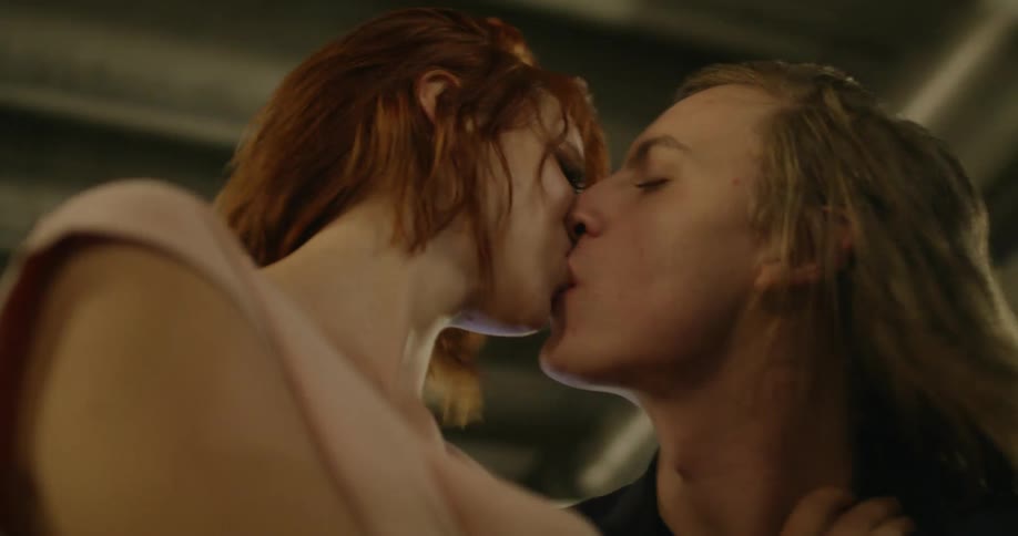 A boyfriend and girlfriend kissing