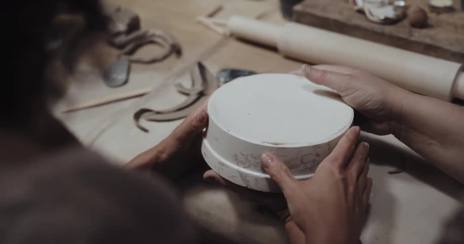 Women are sculpting together