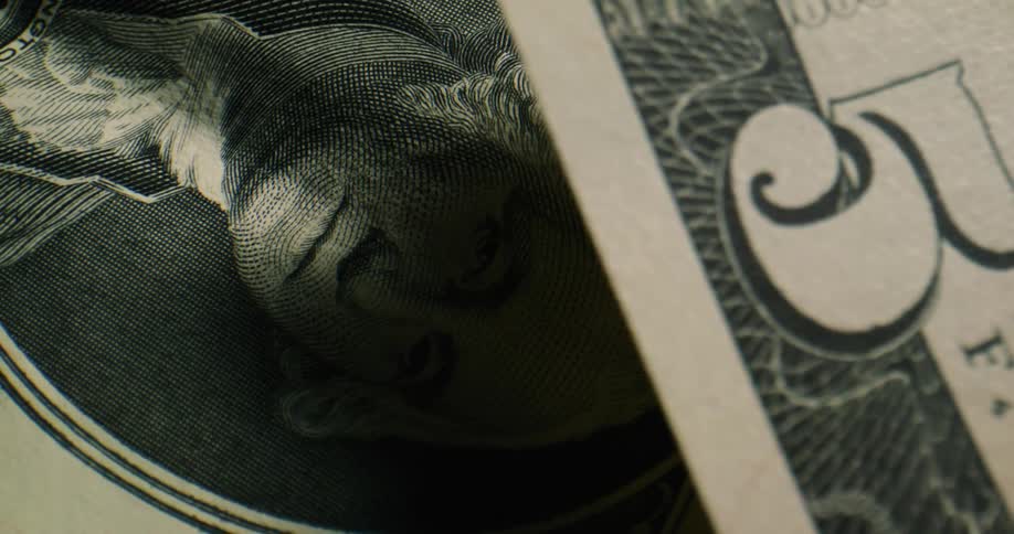 Text and numbers on an american bank note
