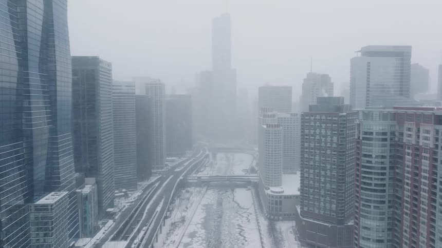 Heavy snow falls over downtown Chicago