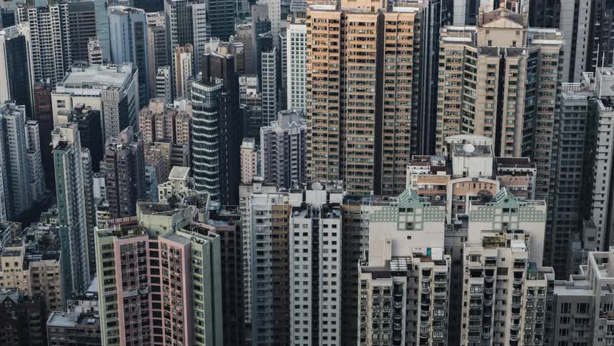 Time lapse of sunlight on city buildings and office buildings