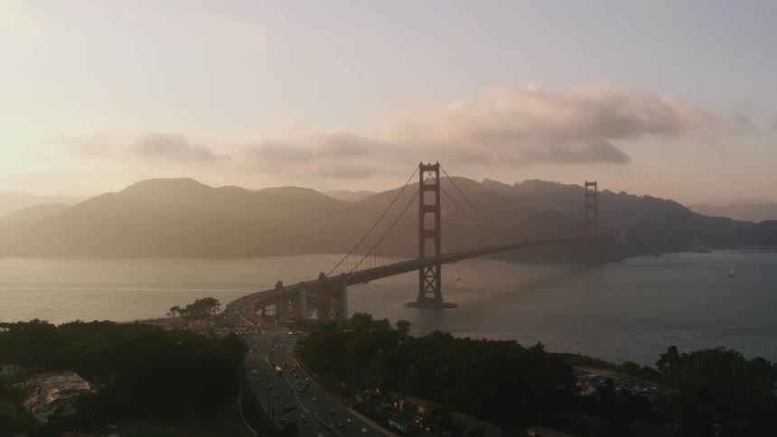Traffic traveling on highways leading to and from the golden gate bridge