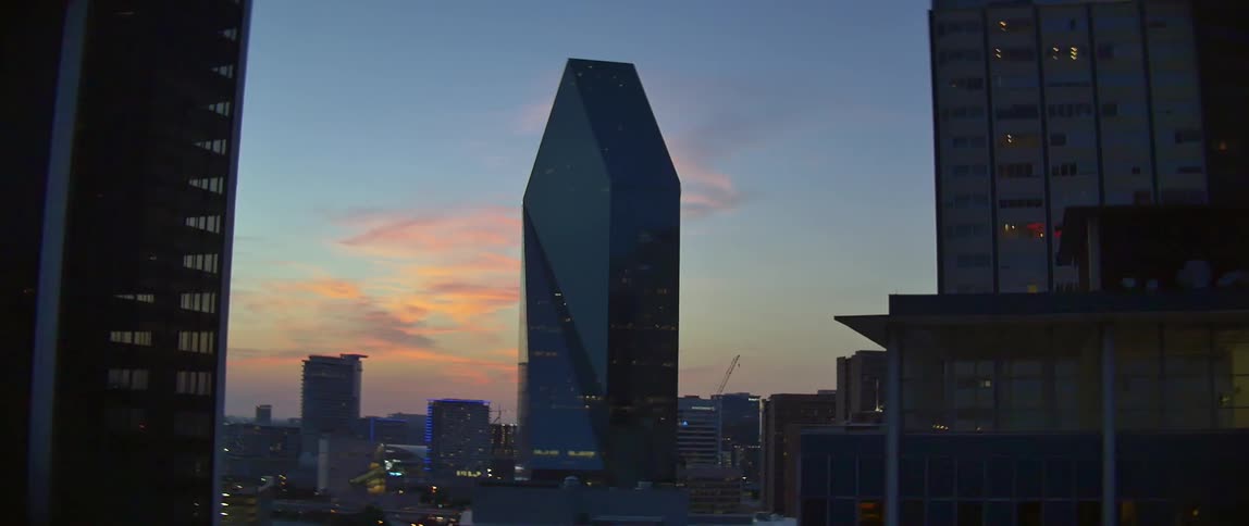 Fountain building in dallas, texas