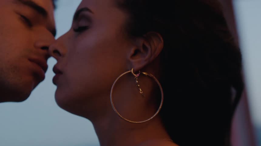  Man 「KISS IN MY LIPS」 il_340x270.3062852298_gavw.jpg