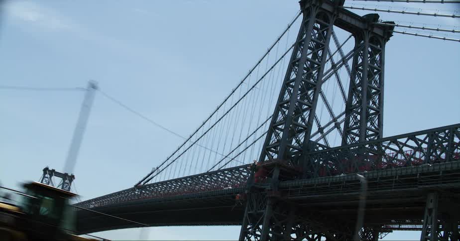 Traveling by the williamsburg bridge in new york city