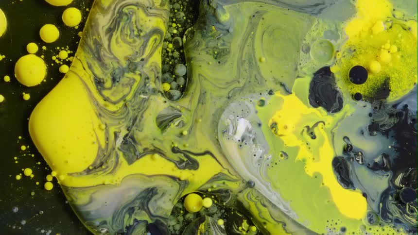 The yellow color mixes around