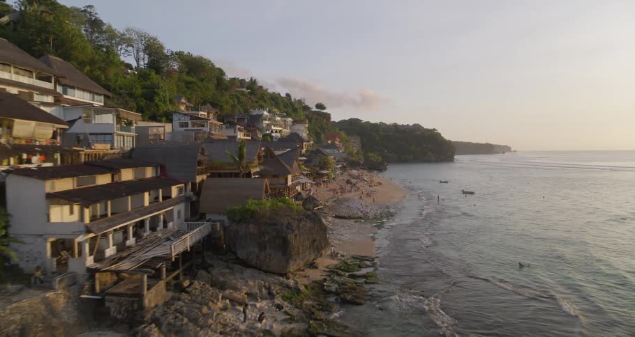 The homes are right on the shoreline